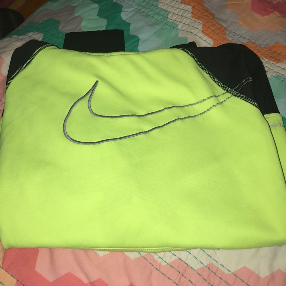nike sweatshirt